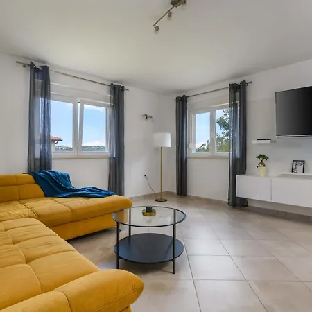 House Luka By Briskva Villa *