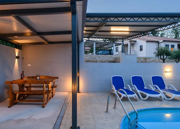 House Luka By Briskva *