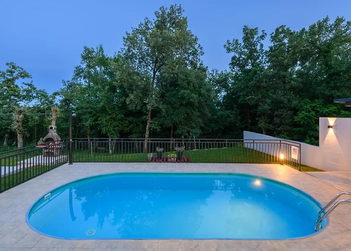 House Luka By Briskva *