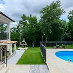 House Luka By Briskva Villa *