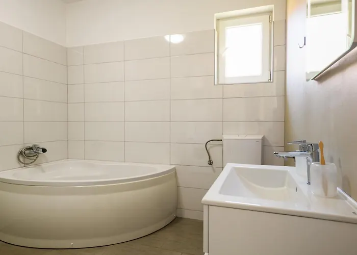 House Luka By Briskva Vila