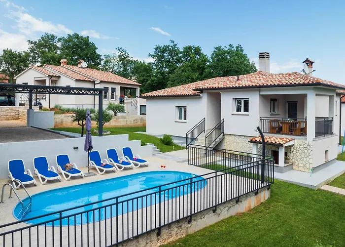 House Luka By Briskva Vila Krapan