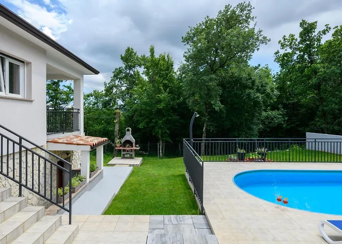 House Luka By Briskva Vila *