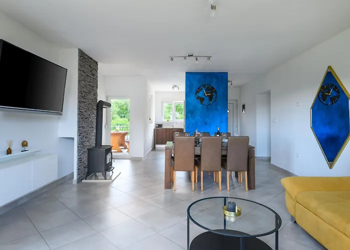 House Luka By Briskva