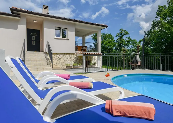 House Luka By Briskva *