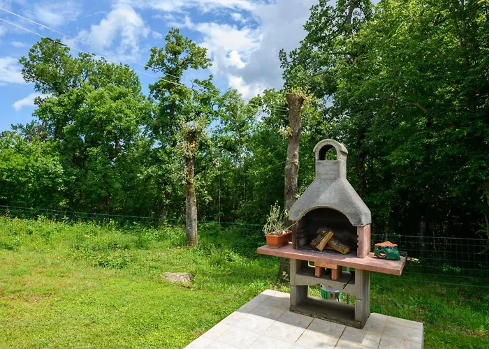 Vila House Luka By Briskva